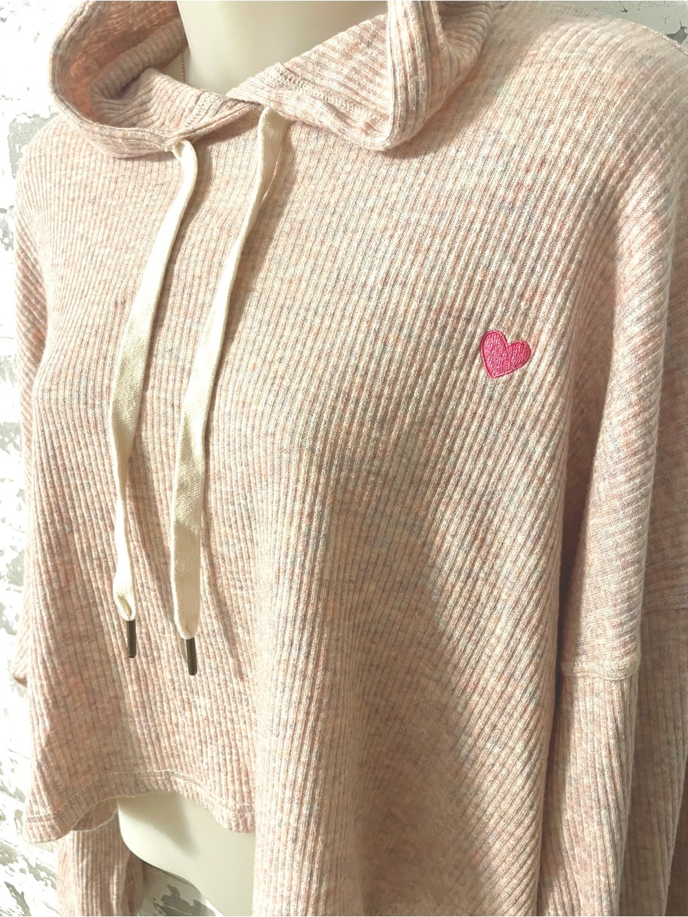 Lea & Viola Cropped Hoodie Ribbed Knit Pink Heart Soft Oversized M - Picture 3 of 8